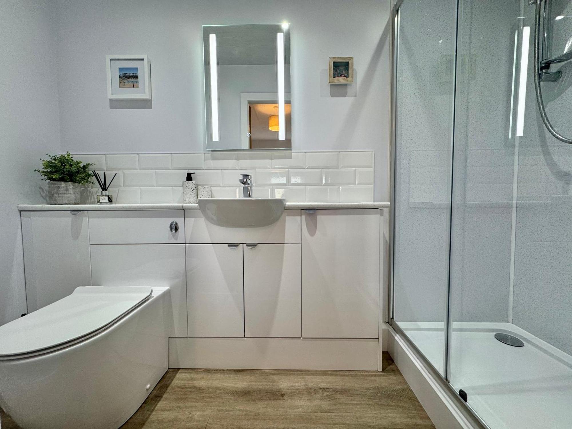 Lagoon View - Sea View- Pet Friendly - 2 Bed Apt - En-Suite Trearddur Ngoại thất bức ảnh